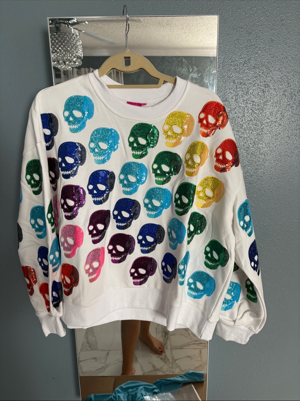 QUEEN OF SPARKLES White Crewneck Sweater with Multicolor Sequin Skulls